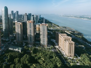 5万多人抢959套房，买到最少“赚”40万？杭州再现抢房潮