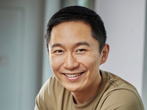 每经专访众安国际总裁许炜：大湾区庞大的市场将为香港带来机遇，有利香港优势产业发展