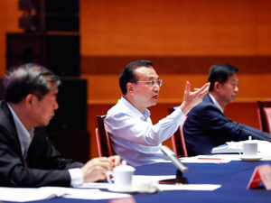 李克强：加强疫苗药物和检测试剂研发工作