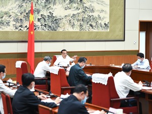 李克强主持召开稳外贸工作座谈会时强调 持续扩大对外开放努力稳住外贸外资基本盘