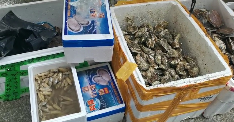 视频｜刚迁新址又遭“三文鱼”危机    这些武汉华南海鲜市场老商户已亏损百万