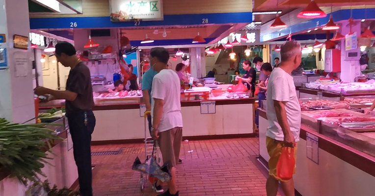 视频｜厦门海鲜市场三文鱼绝迹  冰鲜转为冷冻跌价70%