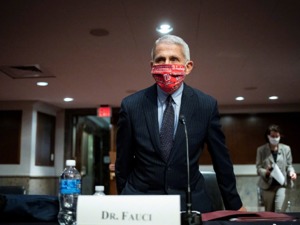 警惕！美国单日新增确诊直逼6万，福奇称未来或超10万，特朗普团队取消竞选集会，美疾控中心：普及口罩使用势在必行