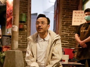 代言P2P疑似爆雷，投资者拉横幅喊“还钱”，汪涵发声道歉！