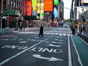 纳瓦罗再就疫情抹黑中国，赵立坚：撒谎成性、造谣上瘾、四处投“毒”