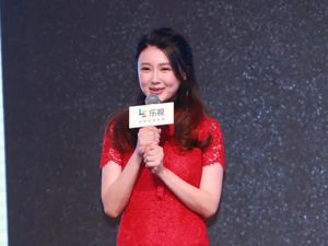 贾跃亭还没“下周回国”，甘薇今天被“限制出境”，涉及执行金额5亿元
