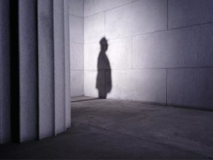拯救吴一坚的男人：“白衣骑士”or“闯入者”？
