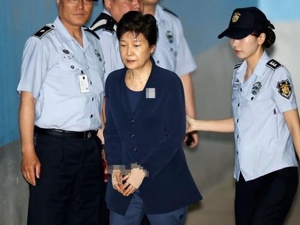 朴槿惠干政案和受贿案重审宣判！获刑20年