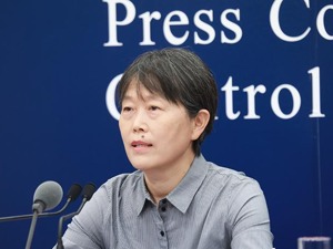 怀孕期间感染新冠肺炎会母婴传播吗？要不要终止妊娠？专家解答来了