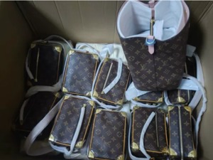 Diro、香奈儿、LV、爱马仕，6年卖了3000万奢侈品，最便宜的香奈儿才50元，很多人明知道假的也要买……
