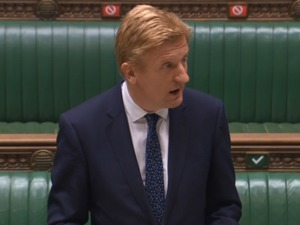 态度突变！英国弃用华为5G设备，目前设备2027年底前拆除！华为回应