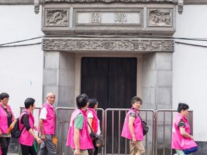可以组团出省旅游了！重磅通知上热搜，旅行社电话被打爆，10只股票逆势涨停