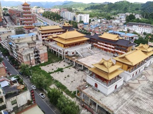 实探四百亿债务下的独山县：22亿“山寨紫禁城”已停工  