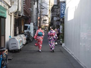 形势严峻！日本东京大量确诊人员“失联”，疫情警戒级别已提至最高