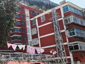 又一个和鹤岗一样封神的城市，江西外卖小哥7万元在云南小城买了套房