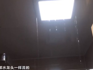 “315晚会”曝光万科劣质精装修：每平米高达10000元的精装房，竟然漏成“水帘洞”