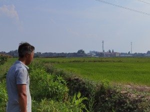 长江江洲镇上的种地大户：一边防汛保大堤 一边自救护耕地