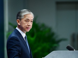 蓬佩奥称美英对华正采取更加协调的行动，汪文斌：千磨万击还坚劲，任尔东西南北风