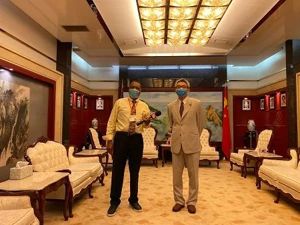 美方私拆中方外交邮袋，驻美外交人员受到威胁！驻美大使馆、驻休斯顿总领事发声