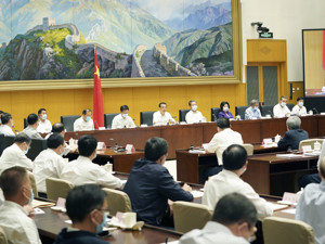 李克强督促各地严格执行特殊转移支付机制：这场改革既调整利益格局，也减少腐败风险