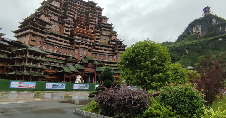 视频丨探访独山县三大明星项目：“天下第一水司楼”将再度施工 改建成酒店 