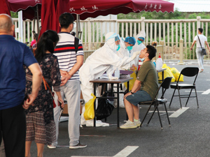 新冠检测产业半年记：多家龙头公司业绩“被带飞”     出口占比或继续提升