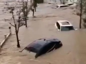 12小时降雨超178毫米！湖北恩施建始县城被淹，消防等部门已前往增援