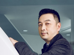 专业当主播业余写小说，携程舰长梁建章，带着公司认真出圈