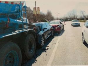戏精！天津发生三车追尾事故，竟是团伙骗保：多次追尾、加速追尾、变道追尾...