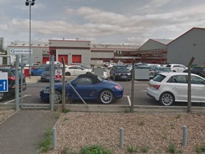聚集性感染！一甜品加工厂72名工人确诊，英国新冠确诊病例逼近32万