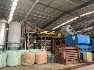 每经记者实地探访再生塑料行业现状：限塑令致需求大增，价格倒挂之下有企业为节省成本偷用原生塑料