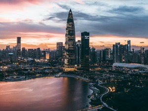 深圳向新加坡看齐，要先迈过“三道坎”