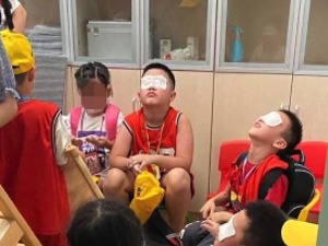杭州一小学紫外线灯灼伤学生眼睛，官方回应：电工操作失误