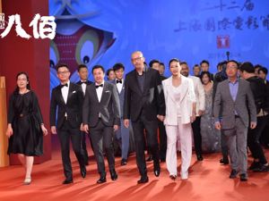 《八佰》票房突破23亿，华谊和管虎夫妇“拿大头”，这些公司也赚了
