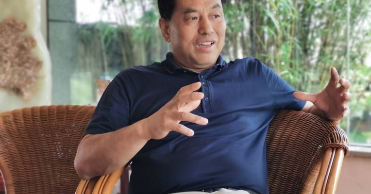 养一头猪赚近1700元，这位董事长却悲观起来：猪肉可能跌到5块钱 价格拐点就在明年初
