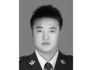 送别！遭越野车恶意二次碾压拖行，内蒙古一交警执勤时不幸殉职，年仅32岁