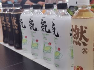 元气森林争议中自我革新：从代工到建厂，最大限度压缩广告费用