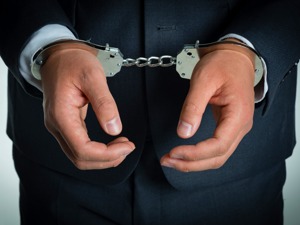 深圳警方通报：广东海警查获的12名非法越境人员已被刑拘