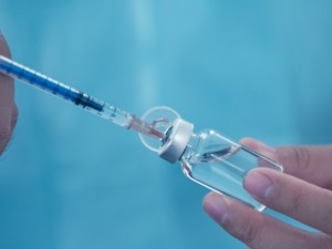 中国一种新冠疫苗在阿联酋获紧急批准，将提供给一线工作人员使用