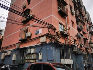 深度丨千亿级半导体项目烂尾背后：投资方无经验   缺人更缺钱