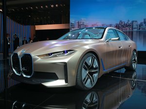 宝马纯电动i4概念车北京车展首发，2021年正式投产
