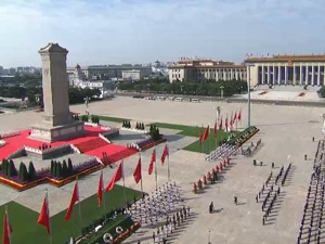 烈士纪念日向人民英雄敬献花篮 习近平等出席敬献花篮仪式