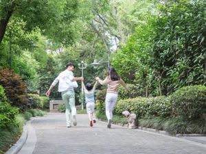 全家旅游，扎堆结婚，小镇青年长假最“忙碌”！跑腿小哥意外火了，这家万亿巨头市值暴涨1500亿