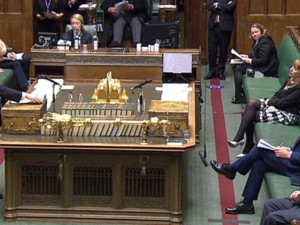 住院患者数已超3月疫情高峰期！英格兰将实施新封城措施，方舱医院准备重启
