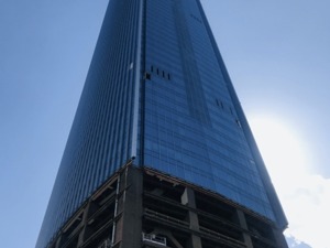 23年仍未完工的339米厦门“第一高楼”遭流拍