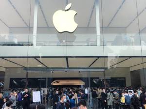 直播丨iPhone 12系列今日正式发货  每经记者实地探访Apple成都太古里店
