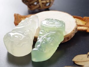 "最低两千，别让我去厕所逮你"！导游强迫游客买玉，官方通报来了