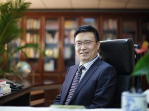 新华文轩董事长何志勇：做出版要有情怀，赚快钱最终赚不到钱