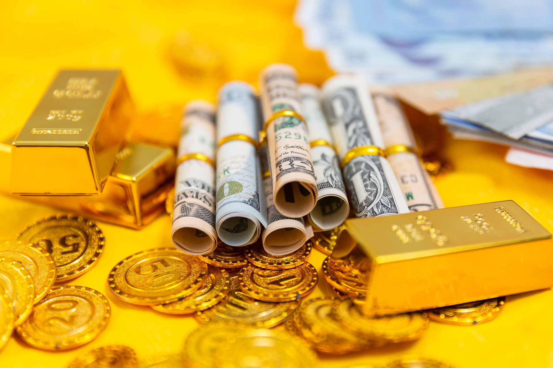 2023年黄金能涨到多少钱 2023年黄金的价格可能会上涨到多少_即时尚