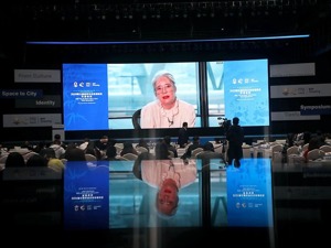 世界文化名城论坛主席贾斯汀·西蒙斯：建设更具韧性城市需要文化 成都令人瞩目